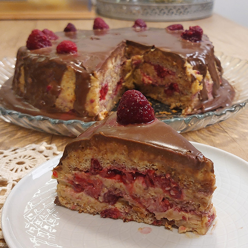 torta sa malinama, torta sa cokoladom i malinama, torta sa lesnikom i malinama, vocna torta